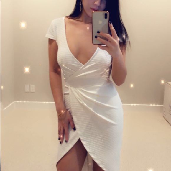 Dresses & Skirts - white wrap dress